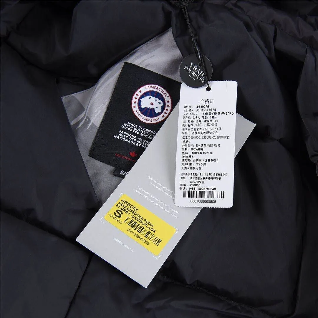 P780 with dust bag) Canada Goose Canada Goose #Expedition expedition parka classic down jacket ➖ Imported 21-count polyester-cotton blended original fabric [last year’s 16-count/18-count hard fabrics have been completely eliminated, this year all use 21-count genuine synchronized fabrics, the soft mid-band feels delicate and textured], genuine synchronized Feather-Light 10D waterproof coated fabric, made of 84.5% polyester fiber and 15.5% cotton, 100% the best feel in the entire network! ➖ The genuine official website is synchronized with the national standard 80 white duck down, you can check the official website customer service, there will never be a series of misleading claims such as 90 down or goose down! ➖ Using the best nylon lining with double double-layer sealing design, velvet-proof No. 7 needle + grid-filled down ready-made garments, there is 100% no so-called velvet running! ➖ The cuffs are designed with thickened seamless threads, and the collar and pockets are lined with top-quality polar fleece to keep you warm and comfortable! ➖ Yoshida YKK provides original custom-made electroplated sliders. YKK two-way lockable zippers are tight and smooth and will not peel off paint! ➖ 3M composite guarantees that the Velcro is the same as the original, durable, and all accessories and hardware are custom-made! ➖ Imported BEHRINGER embroidery machine to customize the 10,000-needle embroidery logo, 98% of which can be reproduced to restore the original logo. You can check and compare on the official website! ➖ The fur collars are all made of large pieces of Western Canadian blue wolf hide, ensuring that each fur collar is 13-15cm wide! 08 models for men and women SIZE: XS S M L XL XXL